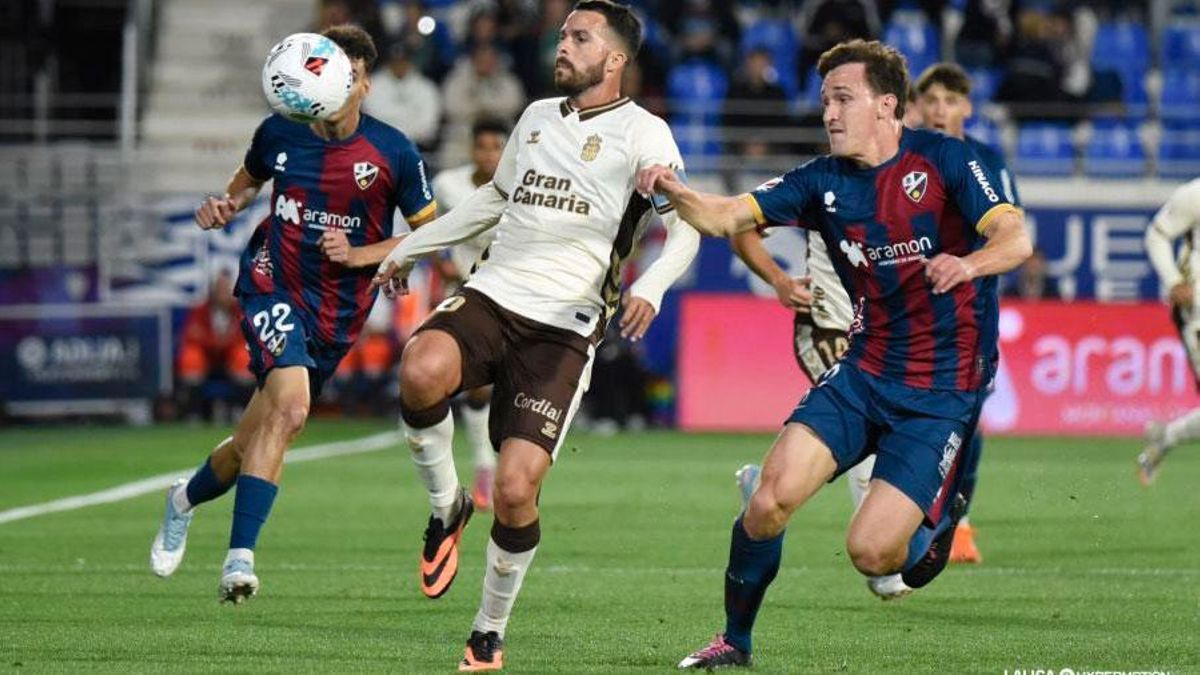 Las Palmas empata en Huesca con un gol postrero de Lukovic