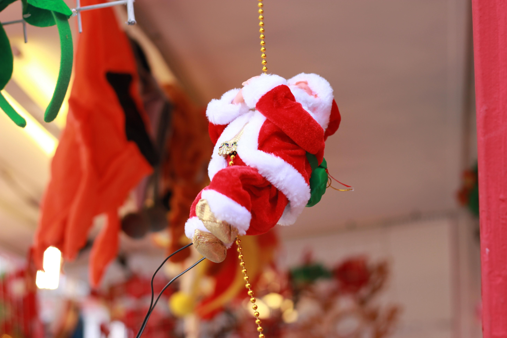 Recorrido puesto a puesto por la Navidad en la Plaza Mayor de Madrid