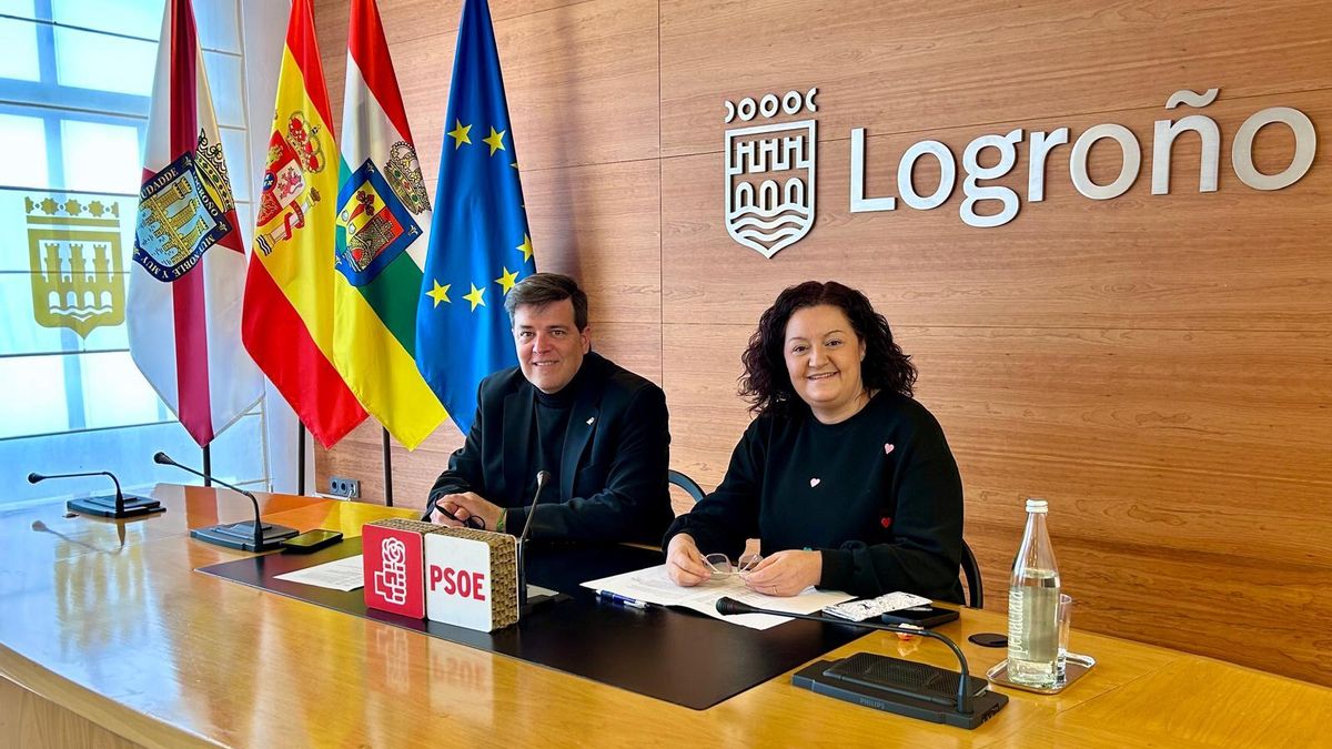 Los concejales del Grupo Municipal Socialista, Kilian Cruz y Esther Espinosa,