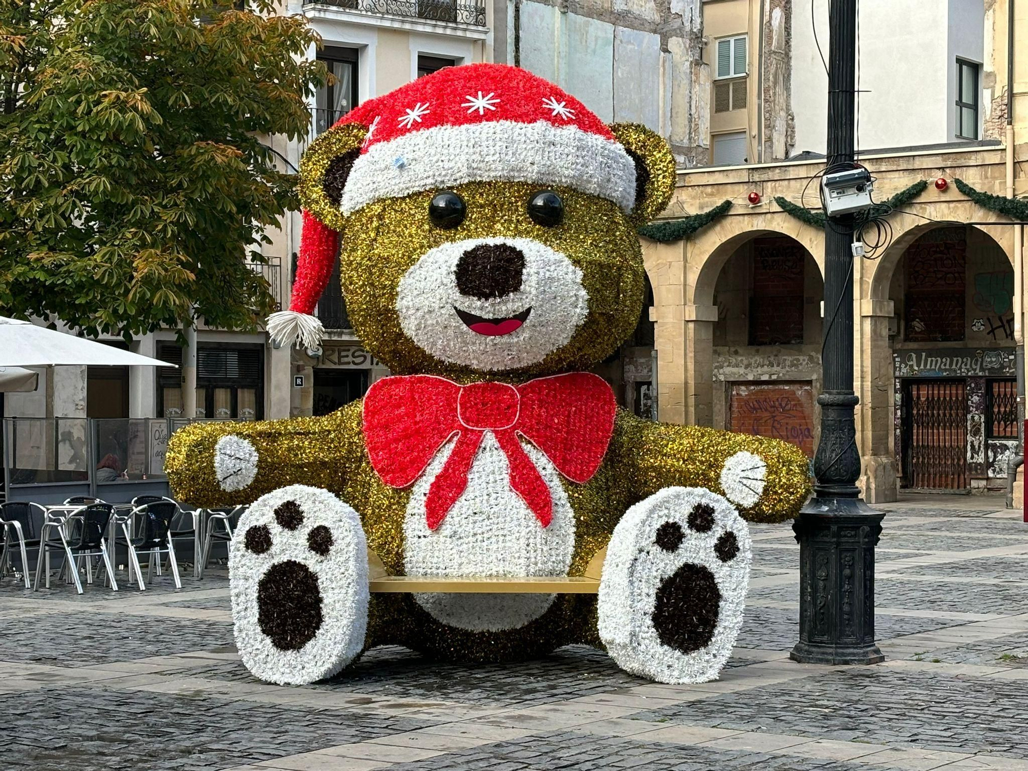 Oso de luces en la Plaza del Mercado de Logroño