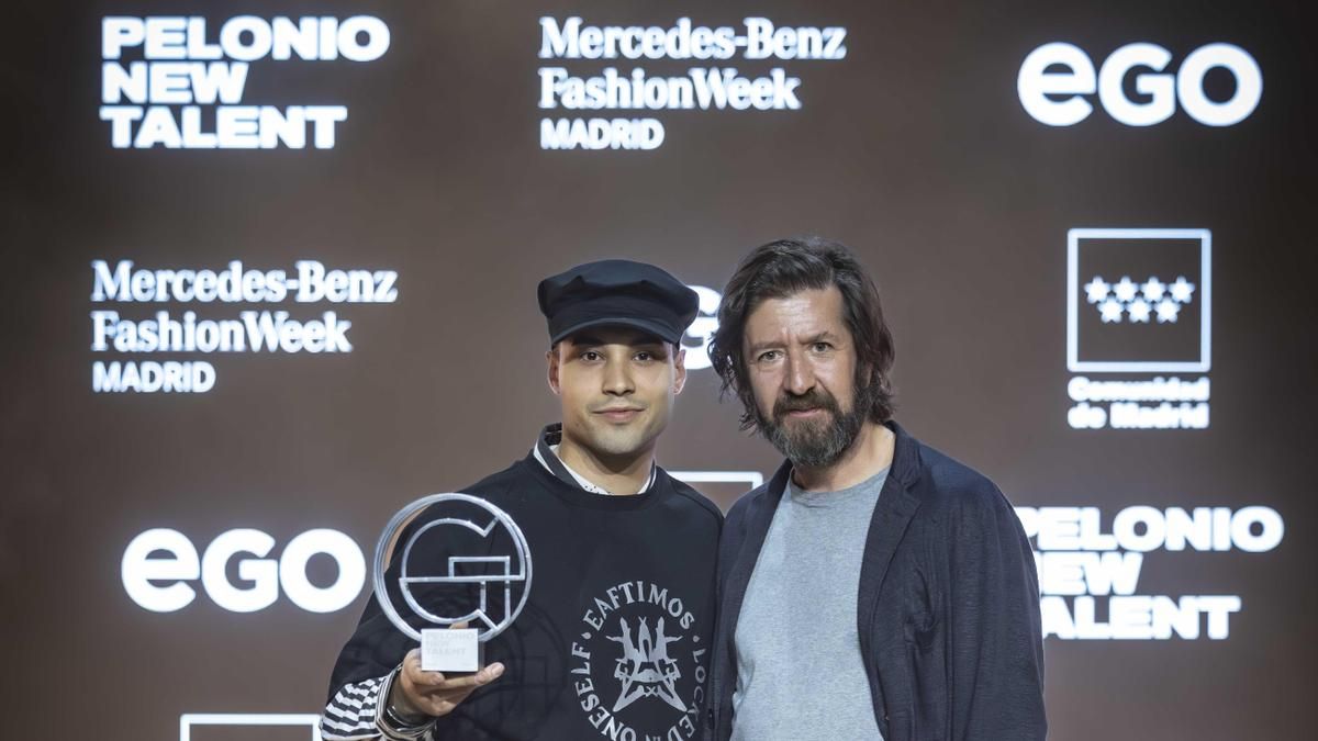 Premio en Madrid para el diseñador leonés Erik Bruccia, que triunfa en la Fashion Week con su firma Eaftimos