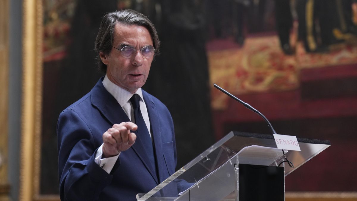 Aznar reclama una "mayoría nacional" para echar a Sánchez y evitar "un cambio de sistema"