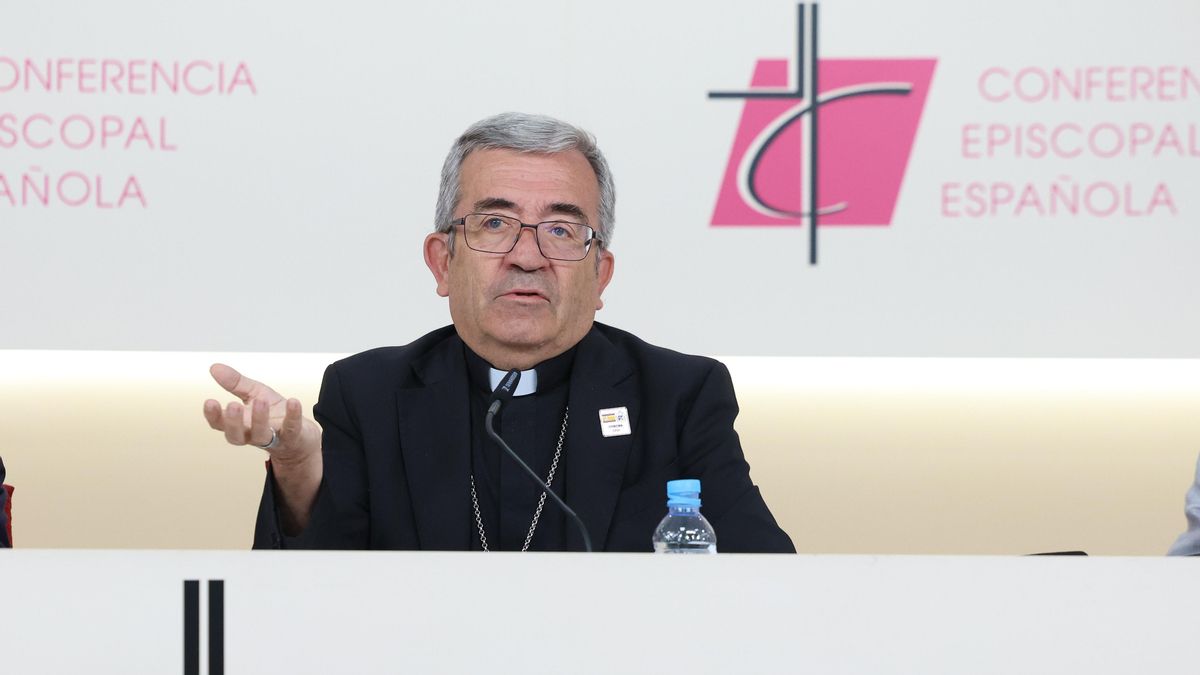 El presidente de los obispos se contradice a sí mismo tras la visita del Papa: “Nunca he pedido elecciones anticipadas”