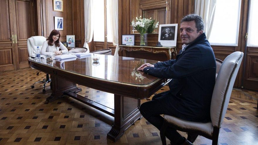 La vicepresidenta Cristina Fernández de Kirchner con Sergio Massa, el lunes en Buenos Aires.