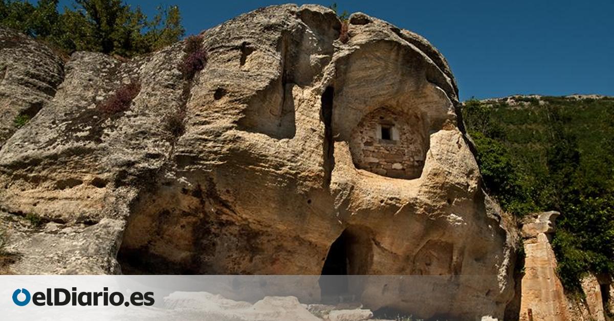 El valle de Cantabria con iglesias-cueva y ermitas que conservan restos de arte rupestre