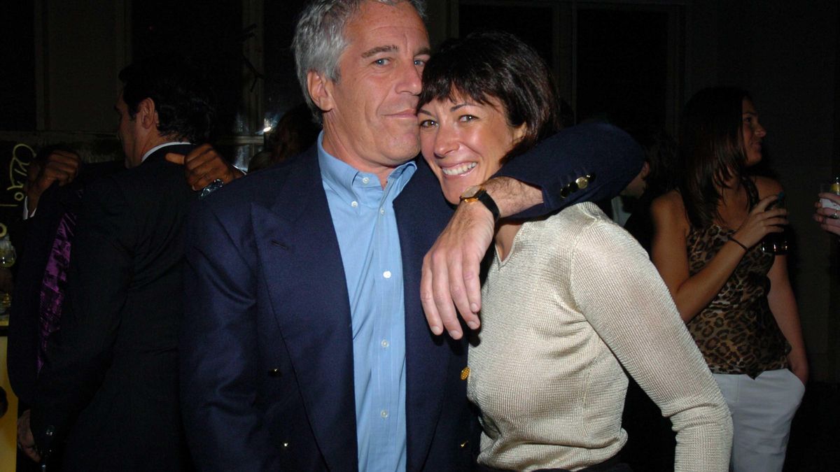 Bill Clinton también escribió una carta a Epstein en su 50 cumpleaños para el álbum en el que Trump figura como participante