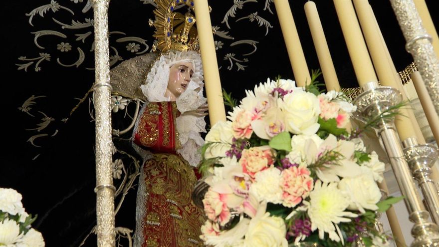 Virgen del Mayor Dolor de Badajoz con una saya torera de Manuel Benítez 'El Cordobés'