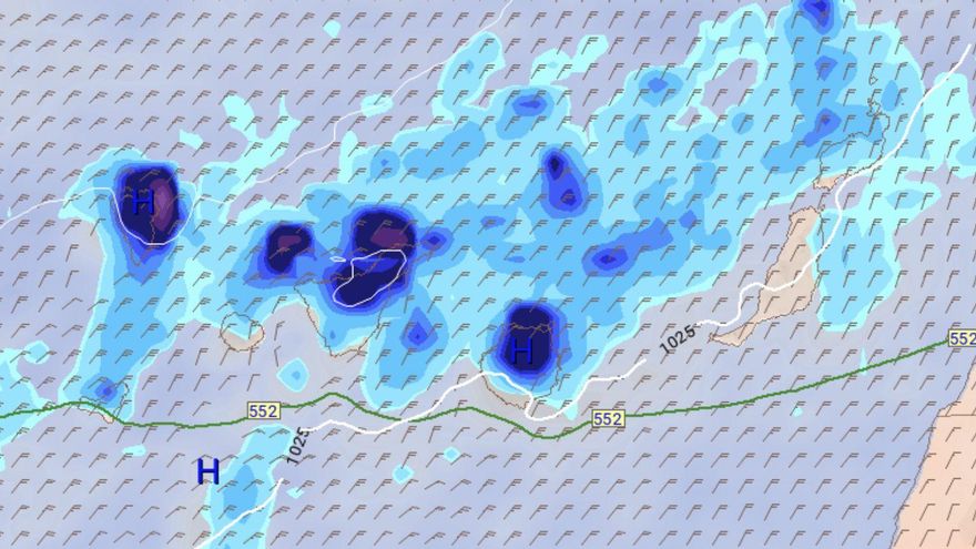Lluvia, viento y oleaje: el 'combo' meteorológico de este fin de semana en Canarias