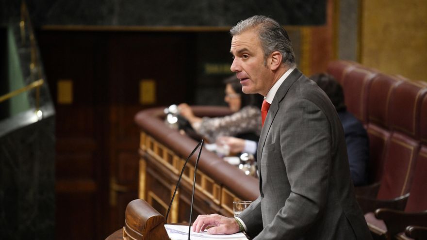 El portavoz de Vox en el Ayuntamiento, Javier Ortega Smith, interviene durante una sesión plenaria, en el Congreso de los Diputado