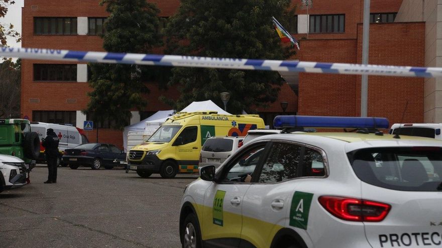 Exterior del centro cívico Poniente Sur de Córdoba, este miércoles.