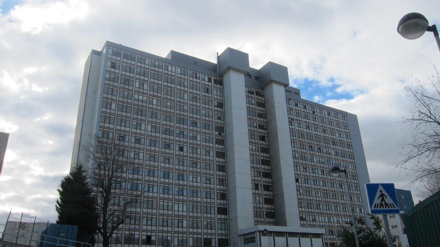 UGT pide la reubicación del personal de la gerencia del Servicio Cántabro de Salud por las obras de demolición de la Residencia