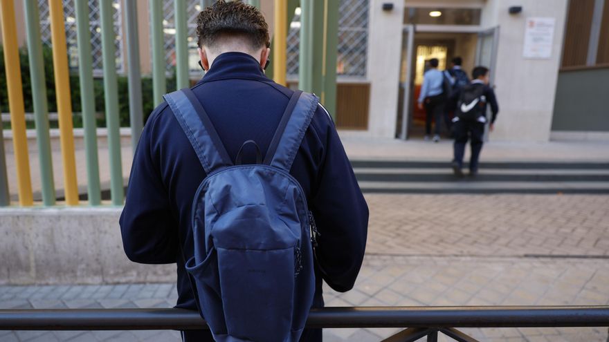 La mañana en los colegios tras el apagón total: "No iba a traerlos porque teletrabajo pero es una gran ayuda"