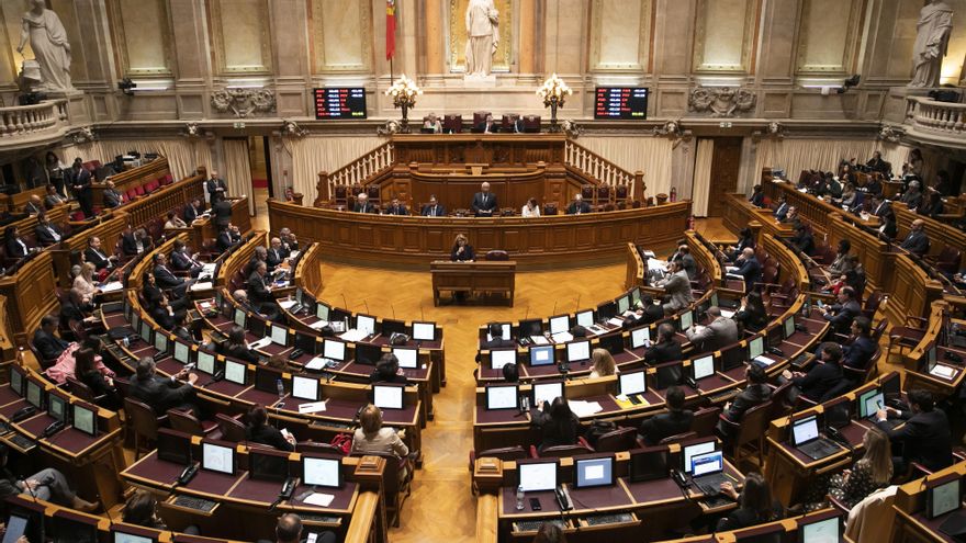 El Parlamento luso prorroga el estado de emergencia hasta el 8 de diciembre