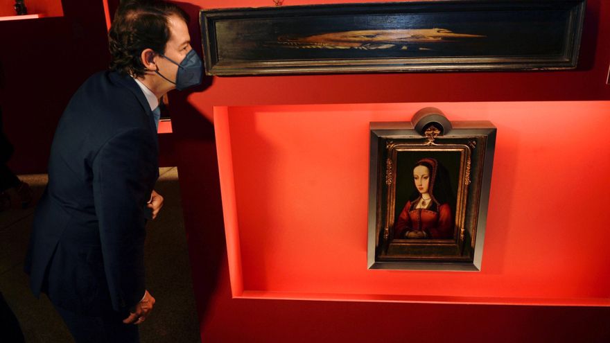 El presidente de la Junta de Castilla y León, Alfonso Fernández Mañueco, asiste a la inauguración de la exposición 'Comuneros 500 años este jueves en Valladolid. EFE/NACHO GALLEGO