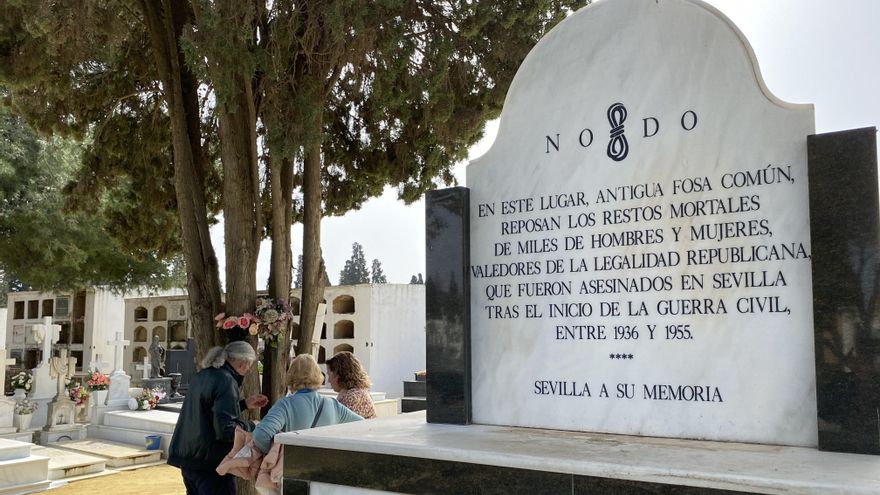 El Ayuntamiento del PP garantiza con la fosa Monumento un "compromiso" que los memorialistas de Sevilla no se creen