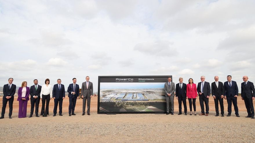 Volkswagen pone la primera piedra de su factoría en Sagunto donde fabricará 150 millones de celdas de baterías