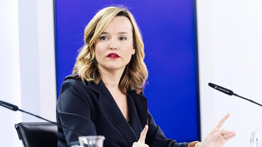 La portavoz del Gobierno y ministra de Educación, Formación Profesional y Deportes, Pilar Alegría, durante una rueda de prensa posterior a la reunión del Consejo de Ministros, en el Palacio de la Moncloa, a 5 de marzo de 2024, en Madrid (España).