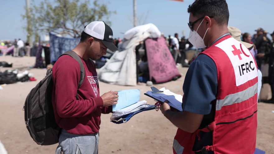 El líder del Congreso chileno propone un corredor humanitario para la crisis con Perú