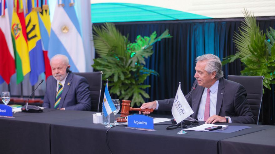 Fernández condenó los bloqueos a Venezuela y Cuba, y advirtió que en la región “la democracia está en riesgo”