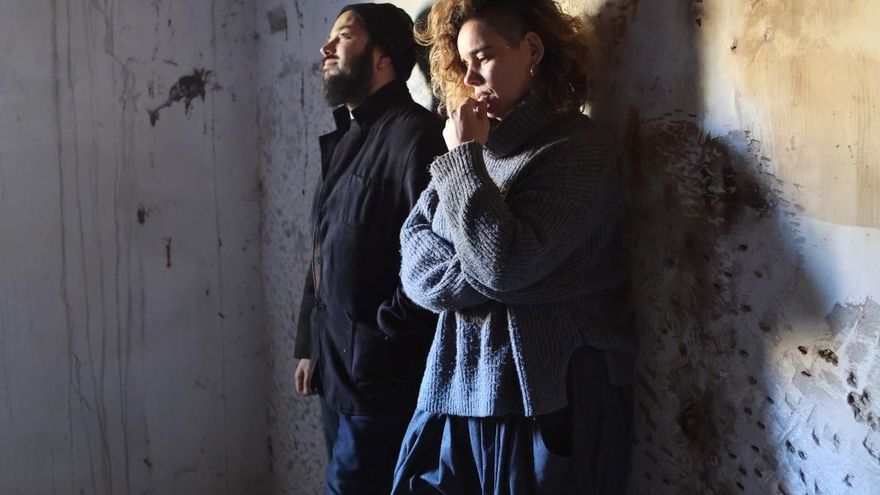 El dúo Casapalma abre camino a la fusión del folclore cántabro y la música electrónica este viernes en el Palacio