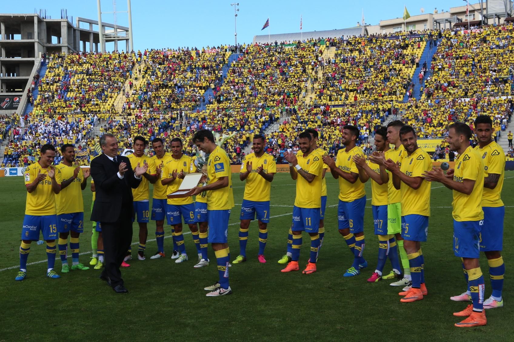 El último de partido de Juan Carlos Valerón en el Estadio de Gran Canaria. (Alejandro Ramos).