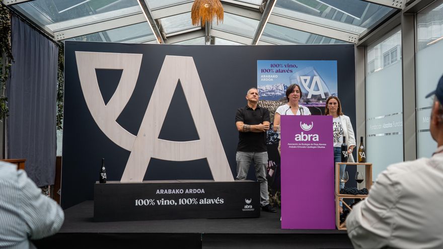 Vinos con 'A': bodegas de Rioja Alavesa se unen con un distintivo diferenciador al margen de la polémica con La Rioja