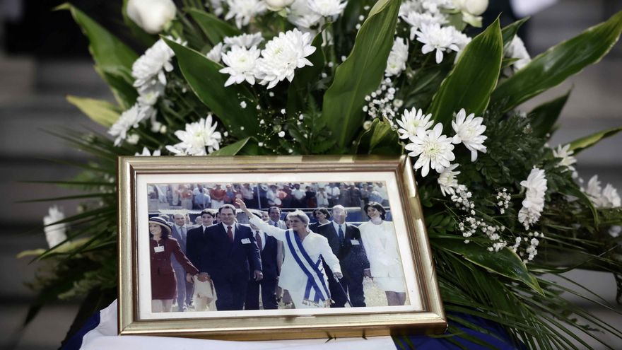 La expresidente de Nicaragua Violeta Chamorro fue sepultada en Costa Rica