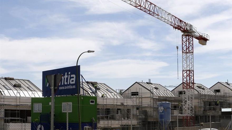 La compra de vivienda se dispara el 15,8 % en febrero y retoma signo positivo