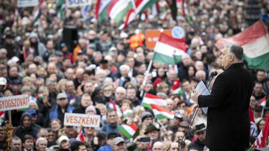 Orbán avanza con su autoritarismo: llama “chinches” a sus adversarios, busca prohibir el Orgullo y apunta contra los ciudadanos de doble nacionalidad