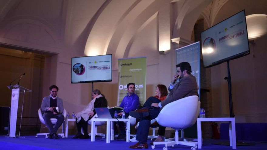 La mesa técnica celebrada en la jornada  ‘Conversaciones sobre turismo sostenible’