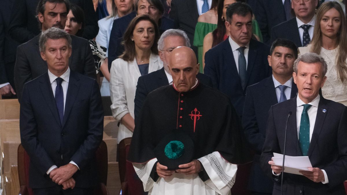 El arzobispo de Santiago tacha ante Feijóo de "inaceptable" usar a migrantes como "arma política"