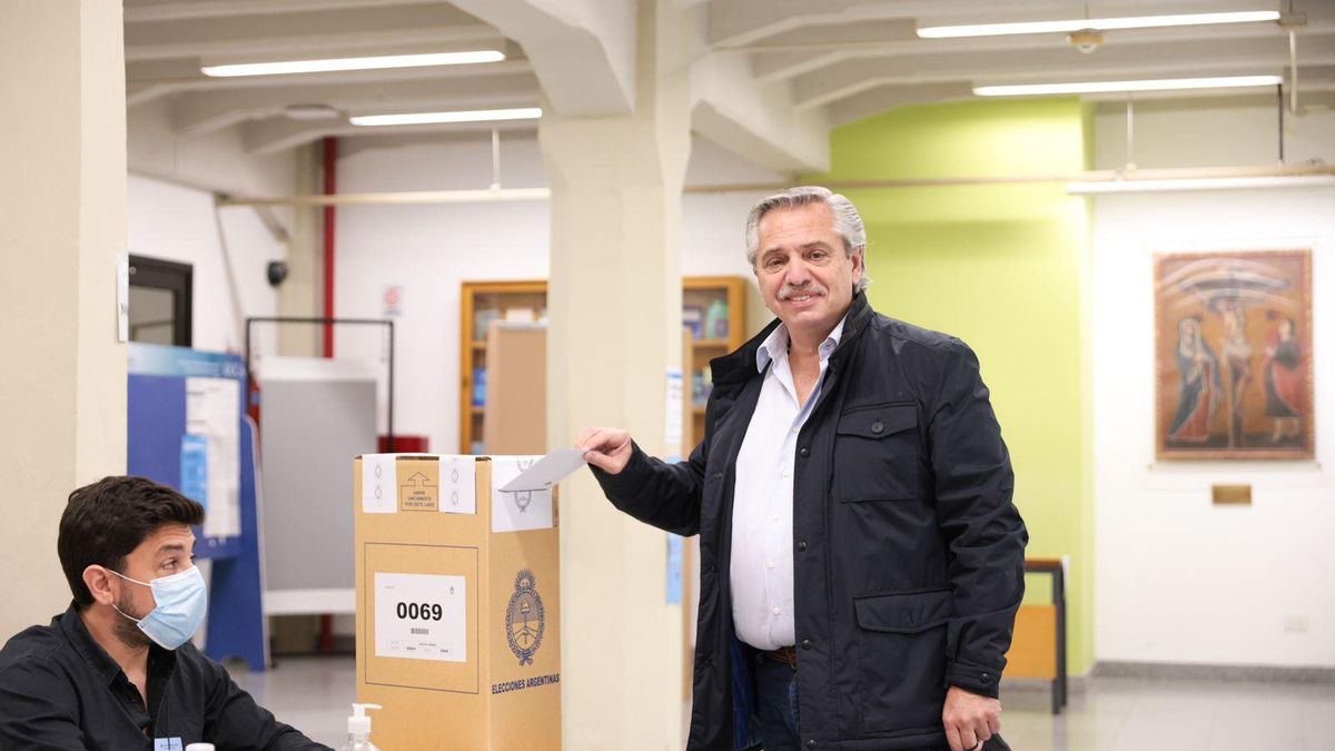 Candidatos y dirigentes votaron temprano