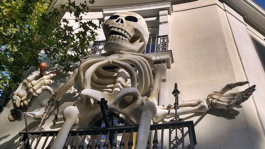 El altar de muertos más famoso de Madrid abre su reserva de entradas gratuitas