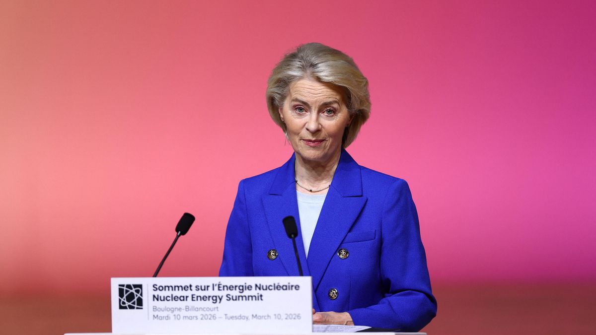 La presidenta de la Comisión Europea (CE), Ursula von der Leyen, en la Cumbre sobre la Energía Nuclear organizada por Francia y el Organismo Internacional de la Energía Atómica (OIEA).