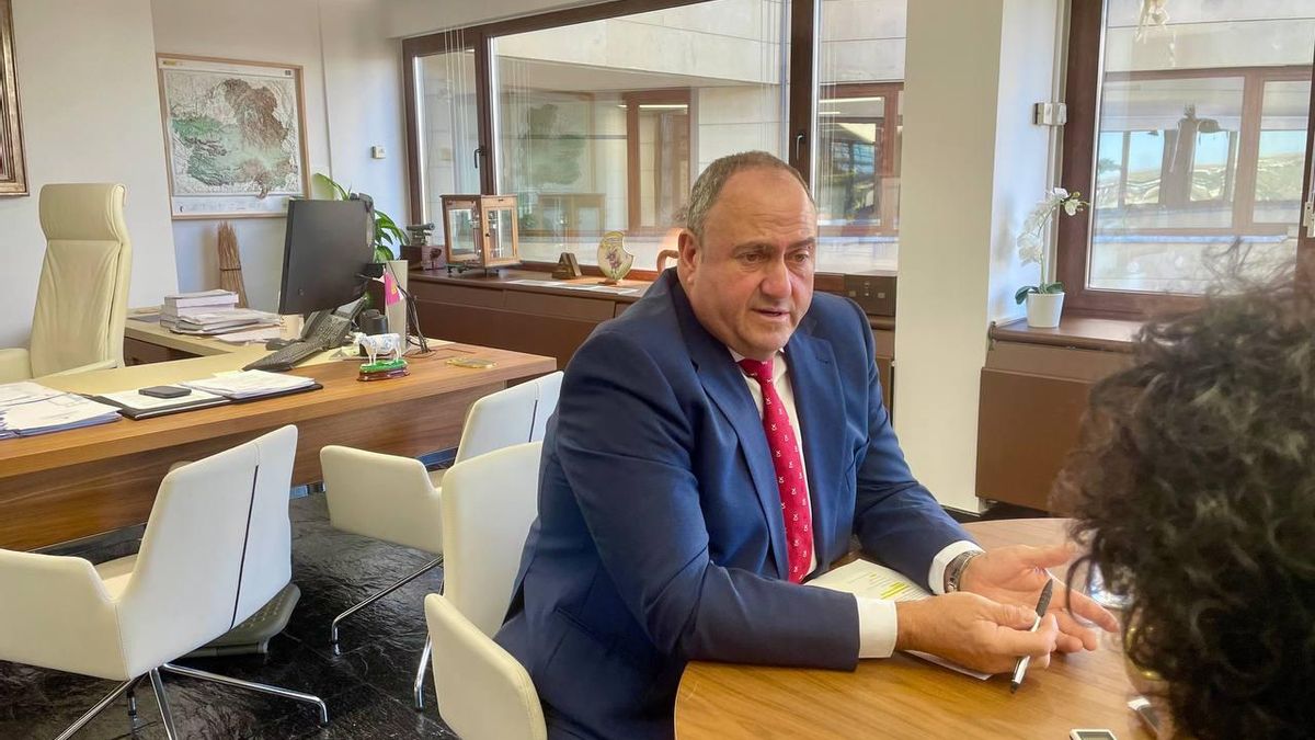 Julián Martínez Lizán durante la entrevista