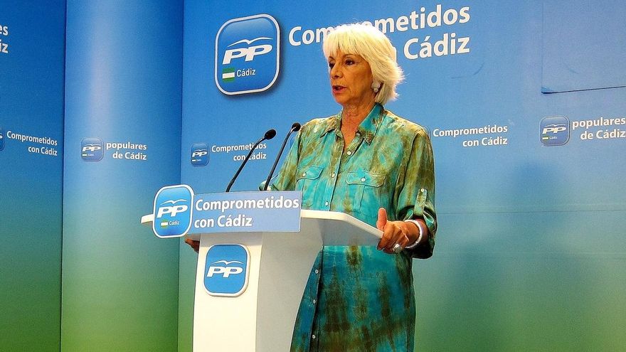 Teófila Martínez deja el Ayuntamiento de Cádiz tras 24 años, 20 como alcaldesa, para ser presidenta del puerto