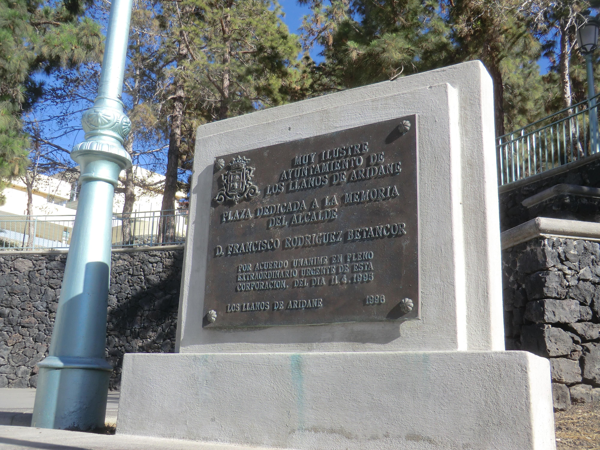 Memorial (1996) dedicado a  Francisco Rodríguez Betancor. MVH