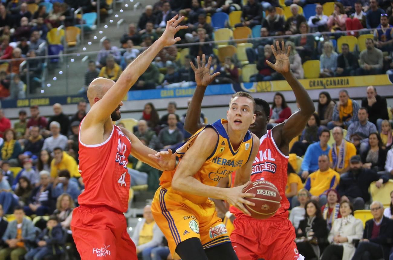 Imagen del encuentro Herbalife Gran Canaria - ICL Manresa. (Alejandro Ramos).