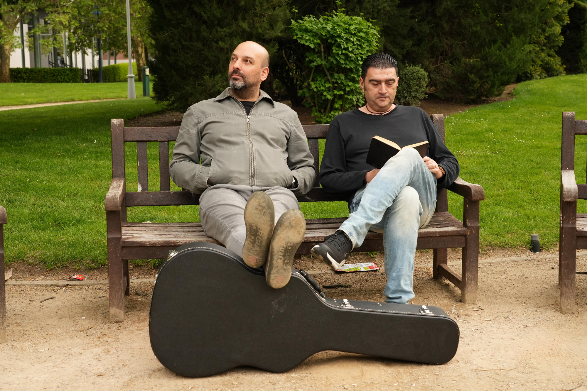 El músico Diego Gutiérrez y el poeta Antonio Manilla.