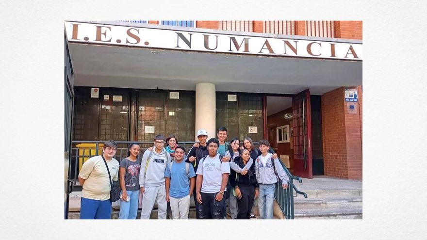 Un instituto de Vallecas pone fin a 15 años sin viaje de estudios con una colecta viral: “Para muchos será la primera vez que ven el mar"