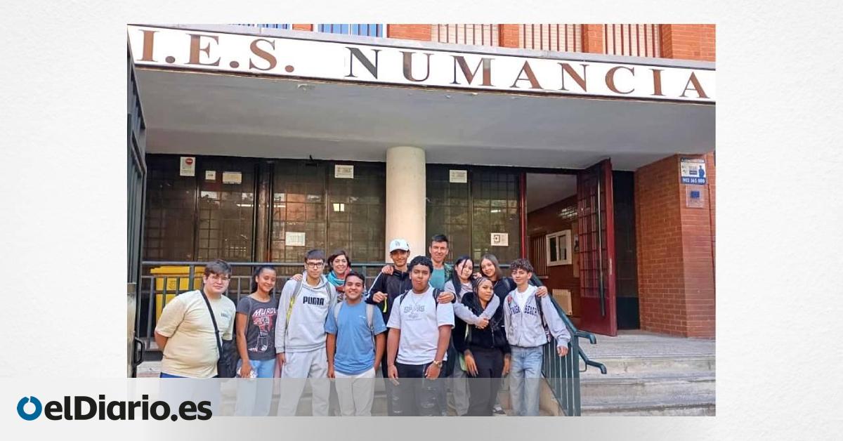 Un instituto de Vallecas pone fin a 15 años sin viaje de estudios con una colecta viral: “Para muchos será la primera vez que ven el mar”