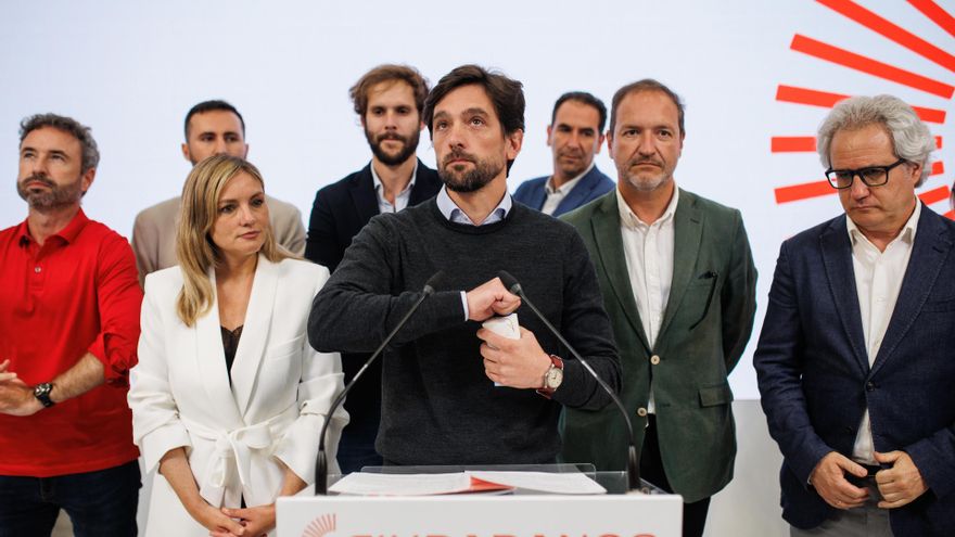 El secretario general de Ciudadanos, Adrián Vázquez, interviene durante una rueda de prensa en la sede nacional de Ciudadanos.