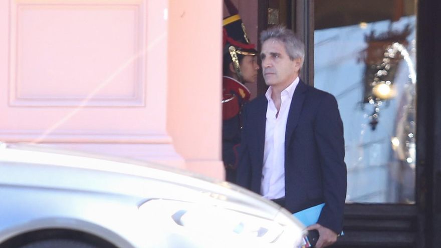 Día clave para la era Milei: Caputo hace los primeros anuncios económicos