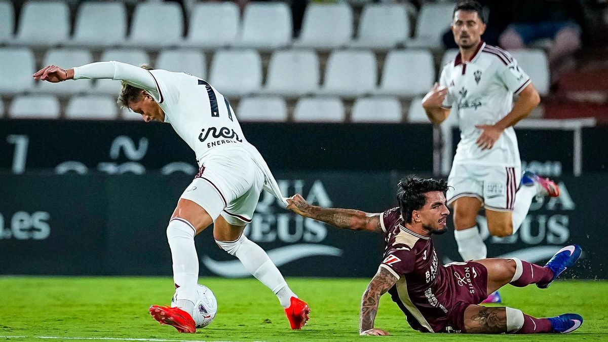 Tasende fuerza la falta en el Albacete BP - Córdoba CF