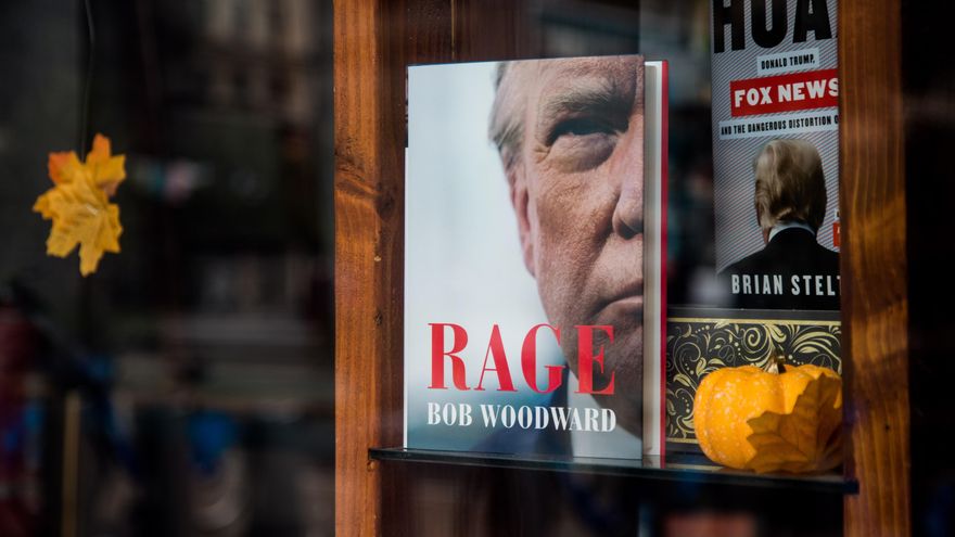 Polémico libro de Woodward sale a la venta en EE.UU. y Trump lo ve "aburrido"