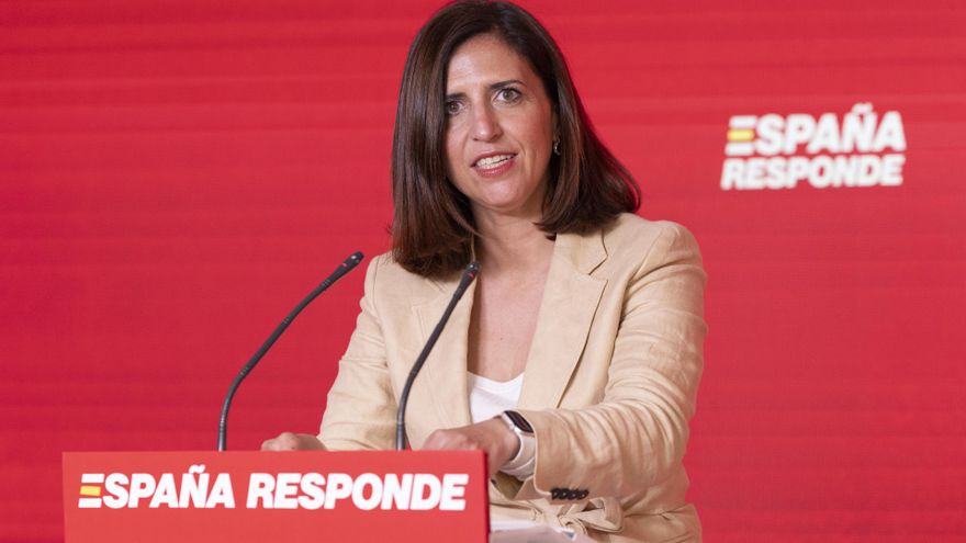 Archivo - La portavoz del PSOE, Esther Peña, en una rueda de prensa en la sede de Ferraz.