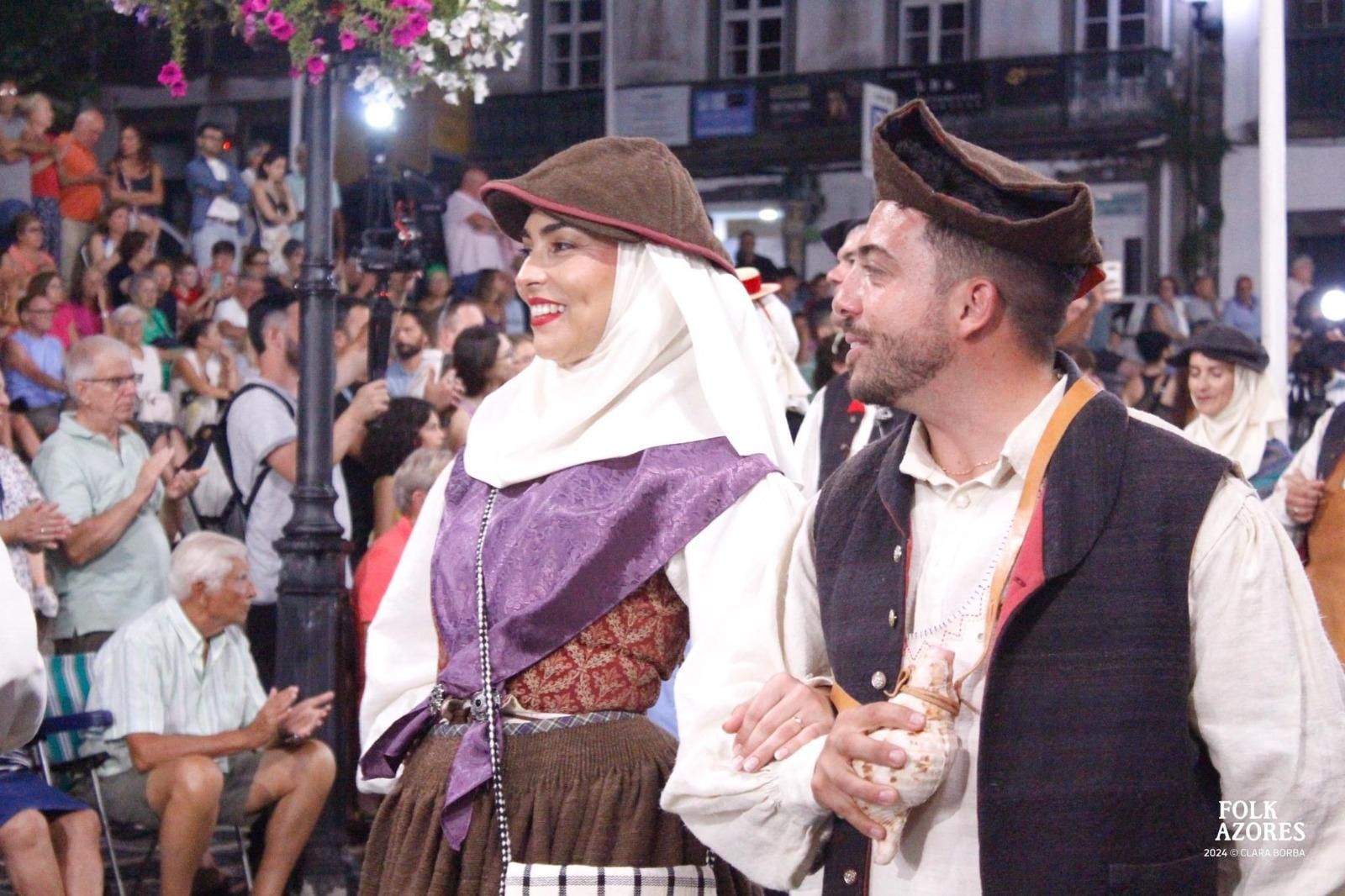 Echentive difunde en Las Azores la música, los bailes y la rica indumentaria tradicional de La Palma.