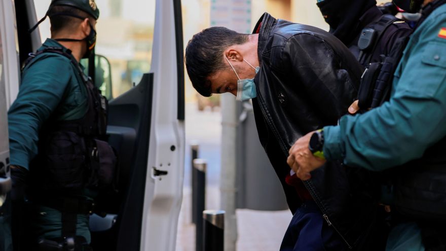 En libertad por la reforma del delito de sedición los 22 migrantes huidos de un avión en Palma