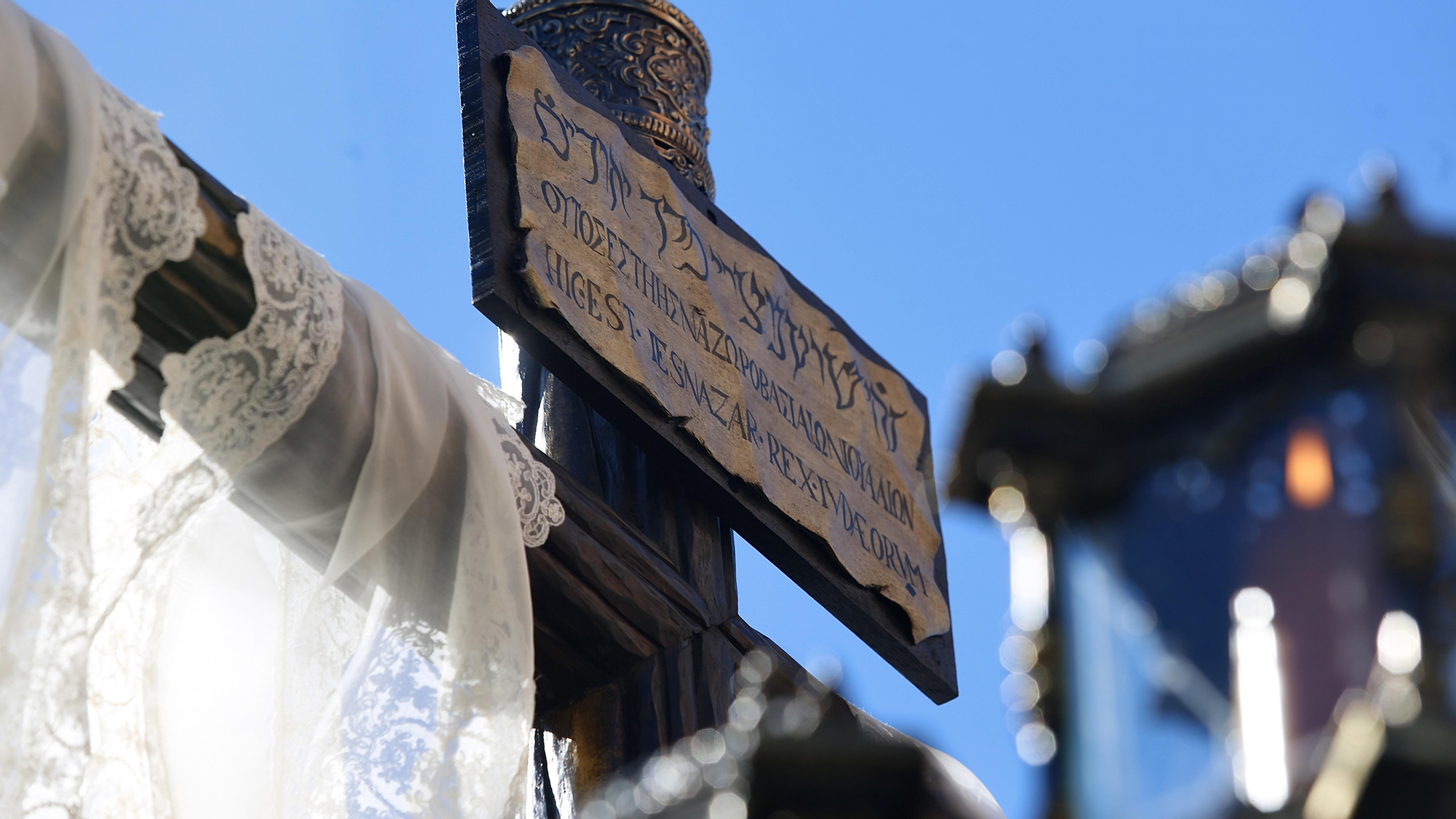 La procesión de la Hermandad de la Soledad, en imágenes