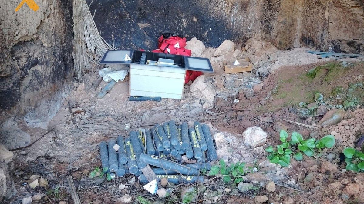 Susto en Gran Canaria: la Guardia Civil interviene tras hallar en una cueva supuestos explosivos con la inscripción "peligro"